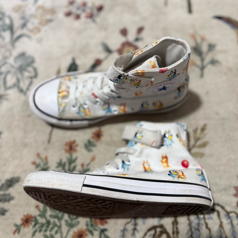 Converse bluey Kids White Sneakers size 1